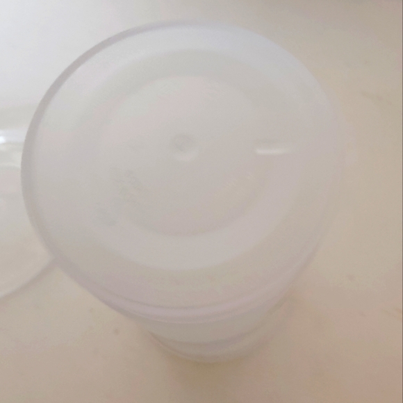 Starbucks Cold Drink To-Go Cup w/Lid & Straw, 24 oz. New, unused - Picture 5 of 7